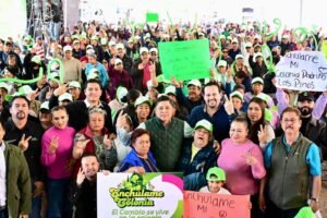 Ricardo Gallardo enchula la colonia “El Sauzalito”