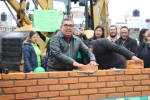 Alcalde Juan Manuel Navarro promueve infraestructura deportiva y de servicios en Col. La Virgen