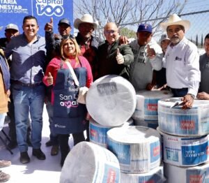 Enrique Galindo entrega en Peñasco importantes apoyos a productores de chile y alfalfa