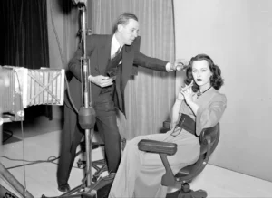 La increíble historia de Hedy Lamarr: la estrella de Hollywood que sentó las bases del wifi y Bluetooth