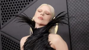 Los Grammys 2026 Actitud, glow y statement: así se vivió la alfombra roja beauty