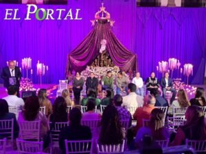 Ricardo Gallardo inaugura altar de Dolores