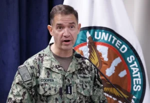 Estados Unidos ha destruido más de cien buques de Irán, afirma el Pentágono