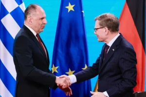 Alemania y Grecia quieren implicar al Golfo e Irán para garantizar el paso por el estrecho de Ormuz