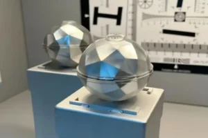 Japón impulsa la revolución solar con células esféricas que captan luz desde cualquier ángulo