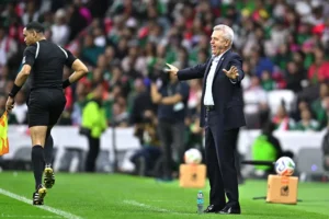 Javier Aguirre manda una advertencia a la Hormiga González de cara al juego ante Bélgica… se viene Santi Giménez