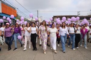 Más de 10 mil mujeres marcharon con Ruth González en Axtla
