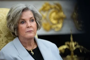 Susie Wiles, jefa de gabinete de Trump, es diagnosticada con cáncer de mama