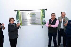 Alcalde Navarro Muñiz inaugura moderno e iluminado parque urbano en colonia Valle de Bellavista