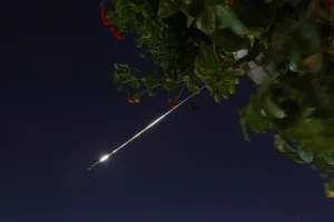 Israel y Estados Unidos bombardean por tercera vez la central nuclear iraní de Bushehr