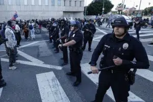 Más de 80 detenidos en las protestas contra Trump en Los Ángeles, Denver, Portland y Dallas