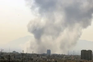 Israel asegura que «intensificará y expandirá» sus ataques contra Irán