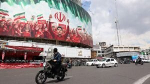 Iraníes ‘retan’ a Trump: Forman cadenas humanas en centrales eléctricas y puentes tras amenazas de EU