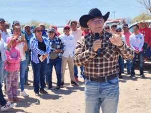 Galindo lleva beneficios al campo en Bocas y ayuda social a sus habitantes