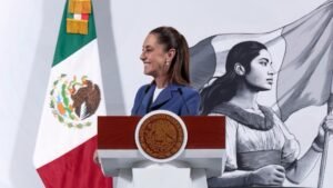 Investigan derrame de hidrocarburo en el Golfo de México; separan a tres funcionarios de Pemex