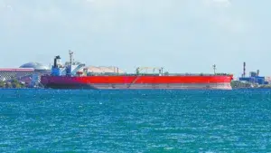 Trump da 90 días a exención de la Ley Jones para facilitar el transporte marítimo de petróleo