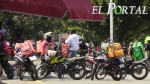 Protesta de repartidores genera caos vial en el Centro de la capital potosina