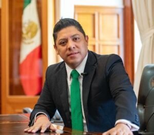 Liderazgo de Ricardo Gallardo lo consolida en el Top 3 nacional de aprobación ciudadana