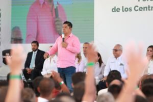 Ricardo Gallardo entrega preliberaciones en el centro de reinserción social “La Pila”