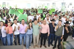 Ricardo Gallardo festeja a nniñez de Matehuala e inicia pavimentación de avenida