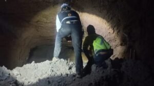 Continúan labores para rescatar a los tres mineros atrapados en Rosario; suman 136 horas y 2.2 km recorridos