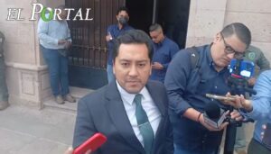 Contraloría desafía críticas: asegura que no hay obras de la capital pendientes de autorización
