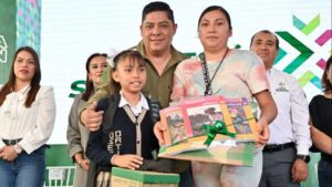 El Gobernador Ricardo Gallardo consolida la educación como eje de desarrollo para estudiantes