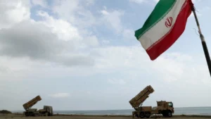 Irán eleva la tensión y amenaza con atacar nuevos objetivos si EU reanuda los bombardeos