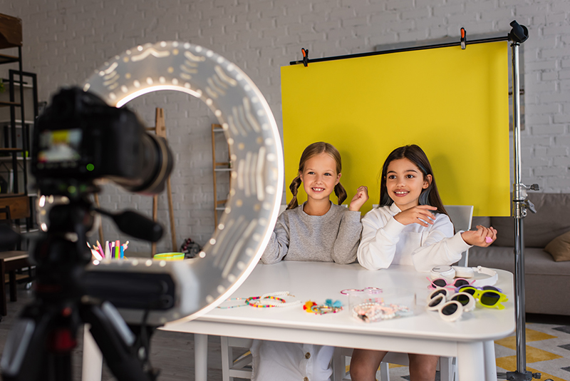 Niños influencers también están en la mira del SAT: así deben declarar sus ingresos