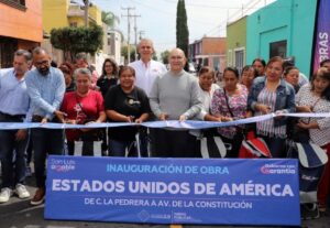 Enrique Galindo cumple, entrega nueva vialidad rehabilitada en la colonia Satélite