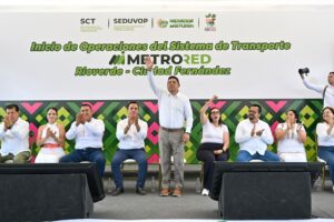 Gobernador Ricardo Gallardo inicia operación de Redmetro Rioverde-CD. Fernández