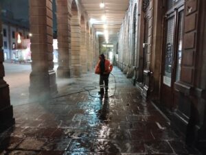 Gobierno Municipal con trabajos nocturnos brinda mantenimiento el Centro Histórico