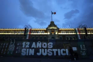 Ayotzinapa: nuevas investigaciones apuntan a funerarias y una comisaría por los 43 desaparecidos