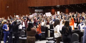Diputados avanzan con reforma contra la doble nacionalidad