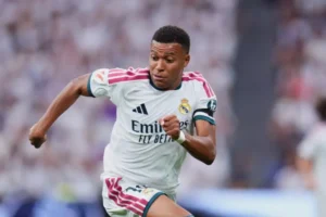 Mbappé desafía a sus rivales y apunta al Balón de Oro