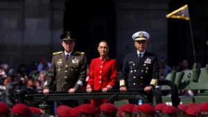 Sheinbaum encabeza el Desfile de Independencia con un llamado a defender la soberanía de México