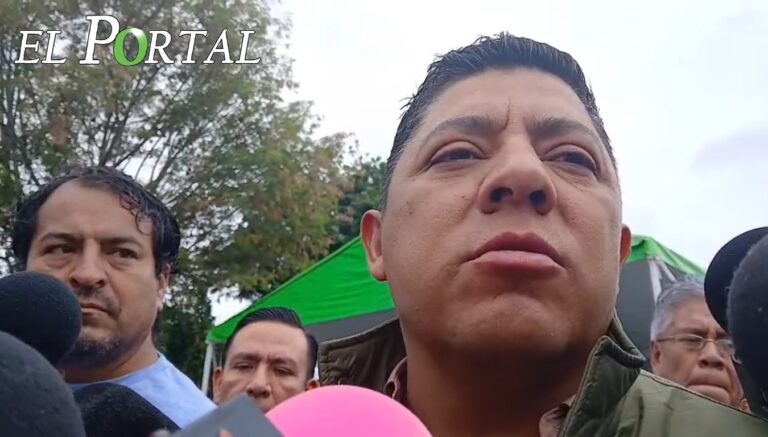 Ricardo Gallardo va contra 10 Alcaldes