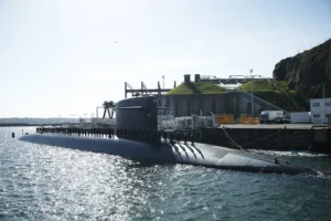 Francia prueba desde un submarino su poderoso misil nuclear M51 y eleva la tensión militar