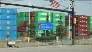 Importaciones de Estados Unidos encarecen más de lo esperado en septiembre