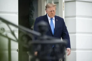 Trump pierde respaldo entre los latinos a un mes de las elecciones legislativas en EE. UU.