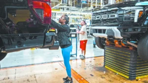 Desempleo en EE.UU. aumenta en septiembre y se desacelera la creación de empleos
