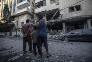 Mueren cinco personas en un bombardeo de Israel a un edificio en la ciudad de Gaza