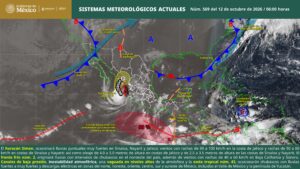 Huracán Simon mantiene lluvias intensas y oleaje elevado en las costas de Jalisco