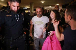¿Intentó estrellar el avión? Investigan al piloto de un vuelo de Flydubai